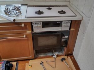 静岡キッチン取付け隊　ガスオーブンの撤去　施工前 
